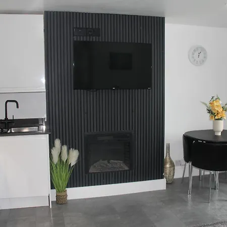 3 Bed House Walking Distance To Central Line Woodford Exterior foto